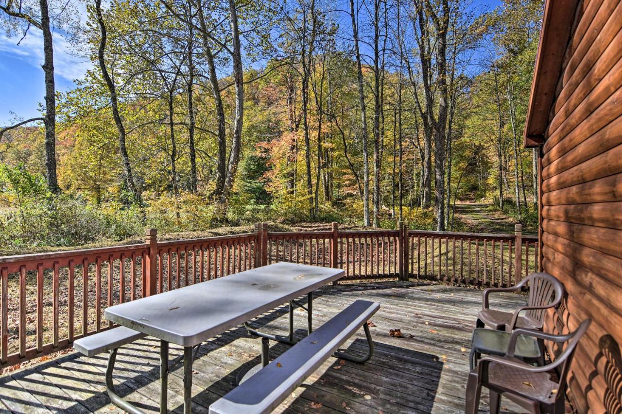 Rural Cabin Hideaway With Fire Pit And Mtn Views! Parsons エクステリア 写真