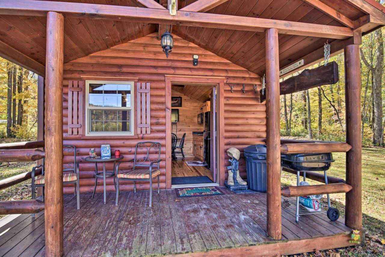 Rural Cabin Hideaway With Fire Pit And Mtn Views! Parsons エクステリア 写真