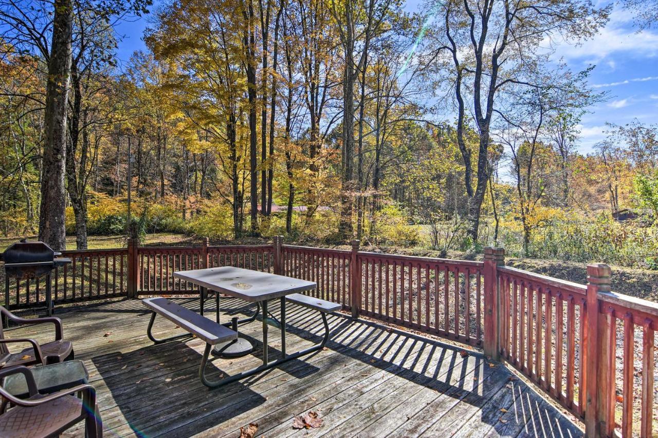 Rural Cabin Hideaway With Fire Pit And Mtn Views! Parsons エクステリア 写真