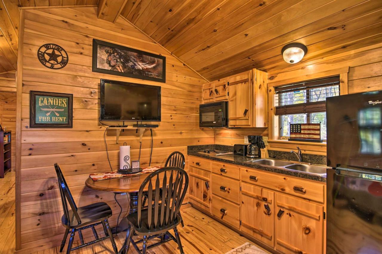 Rural Cabin Hideaway With Fire Pit And Mtn Views! Parsons エクステリア 写真